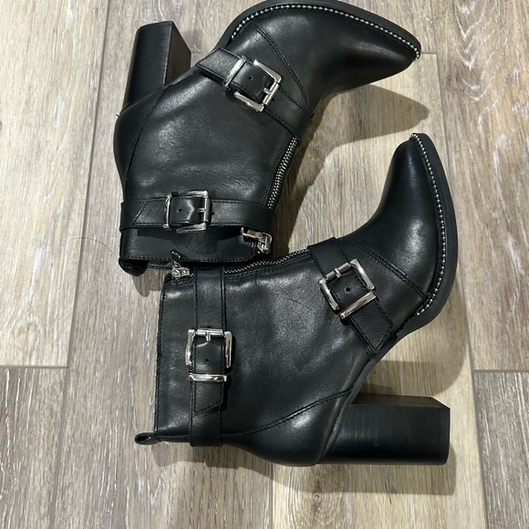 Steve Madden Halle Black Leather Boots - Picture 5 of 11